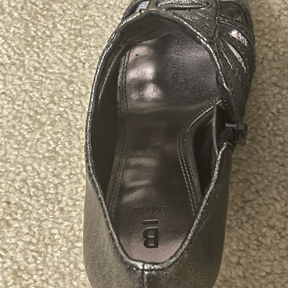 High Heels - Picture 13 of 13